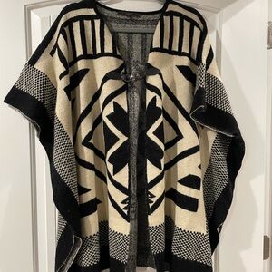 Black and Cream Geometric Patterned Women's Sweater